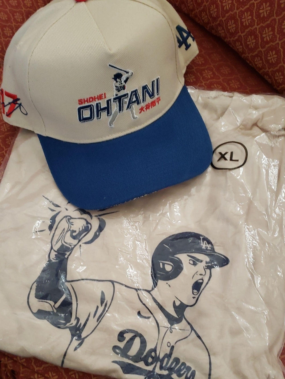 OHTANI FANS! Ohtani Dodgers Two-Tone Cap & Graphic T-Shirt Set - White & Blue